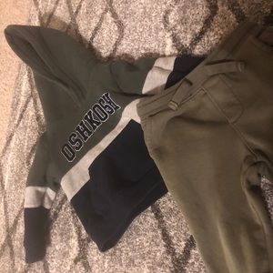 OshKosh Colorblock Fleece Hoodie and pants 18 mo
